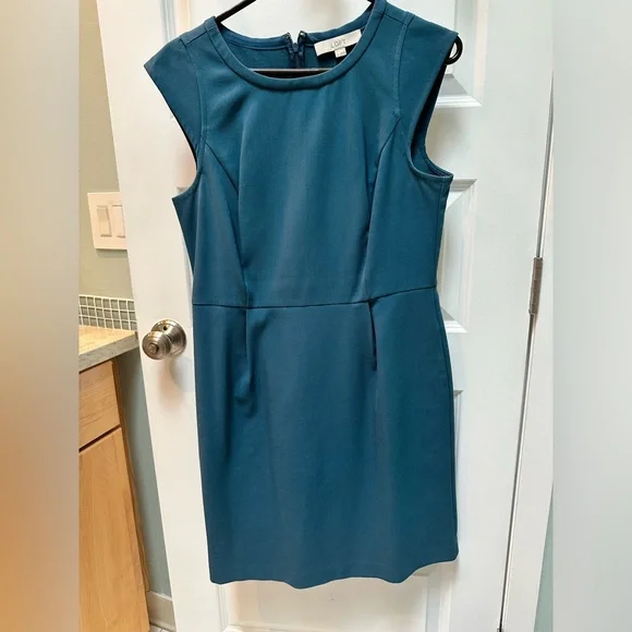 LOFT dress- perfect for work, great condition size 8 - Picture 2 of 3